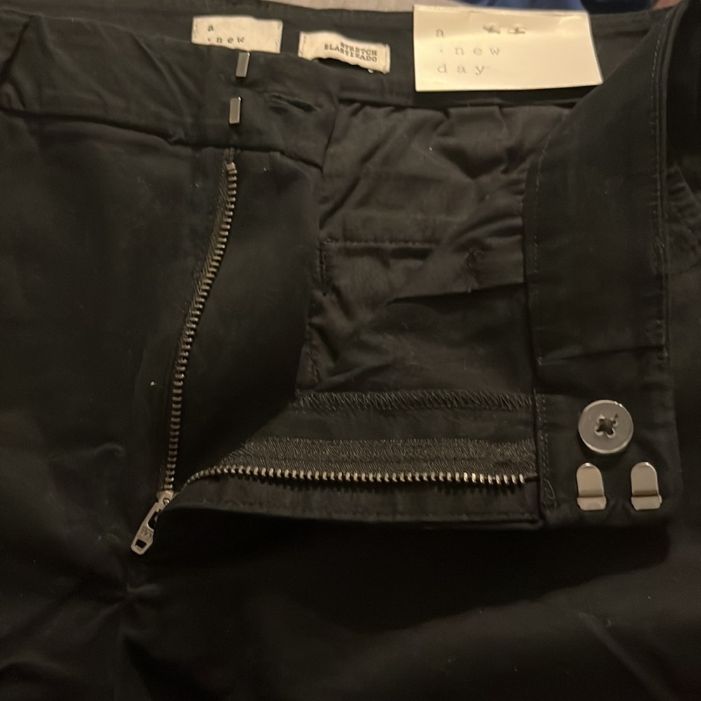 Black shorts - Picture 3 of 3